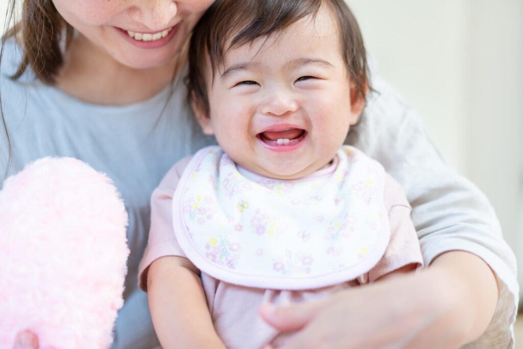 笑顔の赤ちゃん